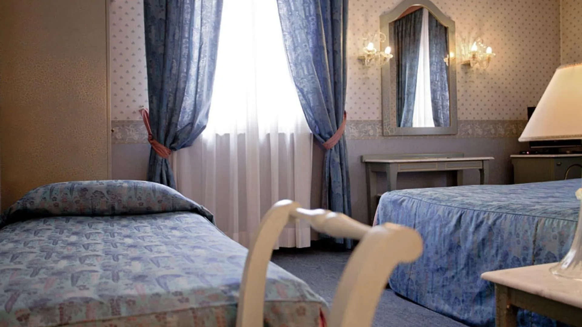 Hotel Bentivoglio Residenza D'Epoca 4*,  Italy